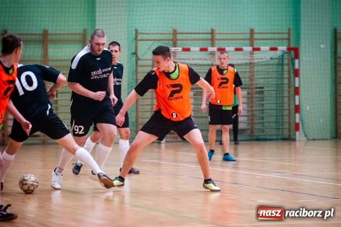 Zdjęcie w galerii na portalu naszraciborz.pl: Niedziela z HLPN. Emocji na parkiecie nie brakowało wiadomości z regionu