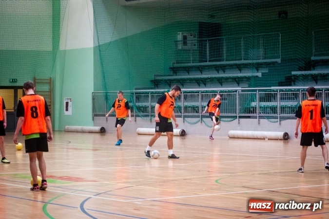 Zdjęcie w galerii na portalu naszraciborz.pl: Niedziela z HLPN. Emocji na parkiecie nie brakowało wiadomości z regionu