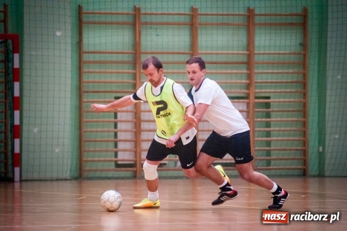 Zdjęcie w galerii na portalu naszraciborz.pl: Niedziela z HLPN. Emocji na parkiecie nie brakowało wiadomości z regionu