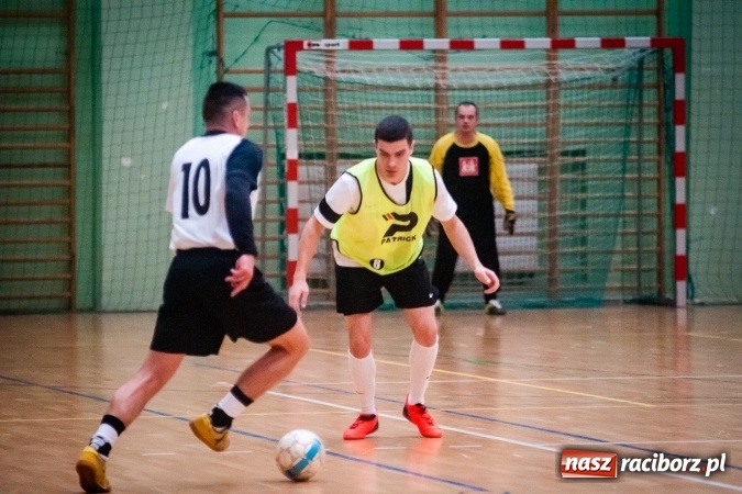 Zdjęcie w galerii na portalu naszraciborz.pl: Niedziela z HLPN. Emocji na parkiecie nie brakowało wiadomości z regionu