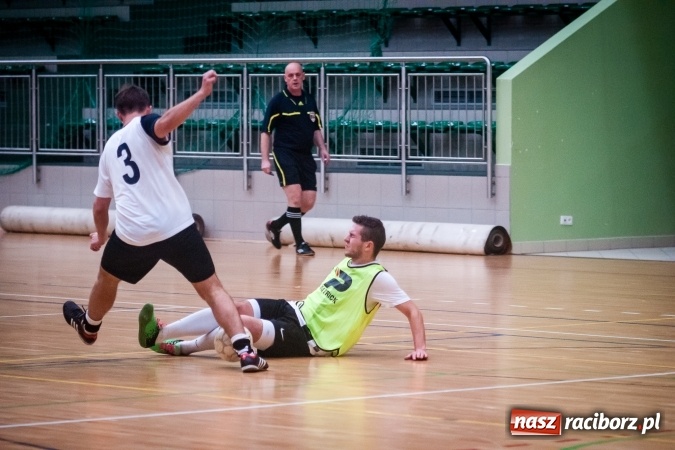 Zdjęcie w galerii na portalu naszraciborz.pl: Niedziela z HLPN. Emocji na parkiecie nie brakowało wiadomości z regionu