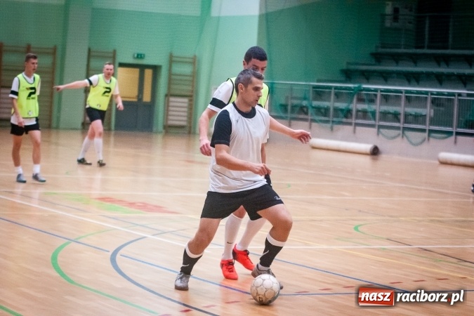 Zdjęcie w galerii na portalu naszraciborz.pl: Niedziela z HLPN. Emocji na parkiecie nie brakowało wiadomości z regionu