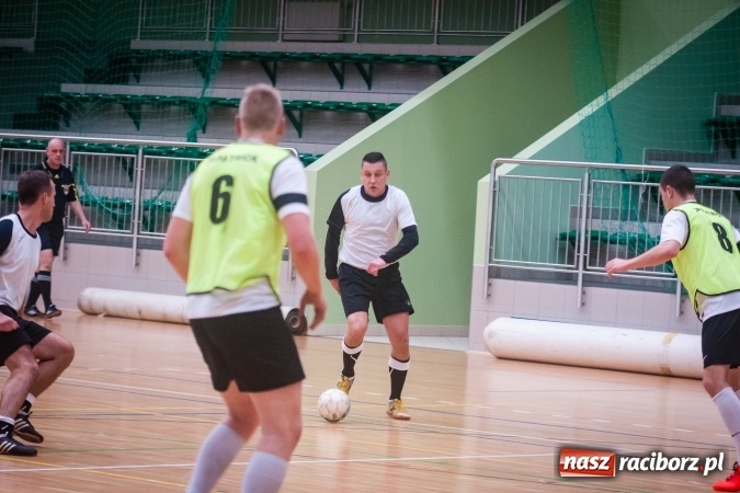 Zdjęcie w galerii na portalu naszraciborz.pl: Niedziela z HLPN. Emocji na parkiecie nie brakowało wiadomości z regionu
