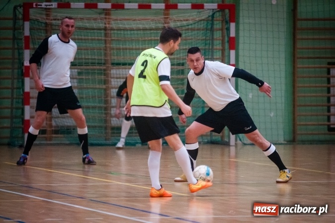 Zdjęcie w galerii na portalu naszraciborz.pl: Niedziela z HLPN. Emocji na parkiecie nie brakowało wiadomości z regionu