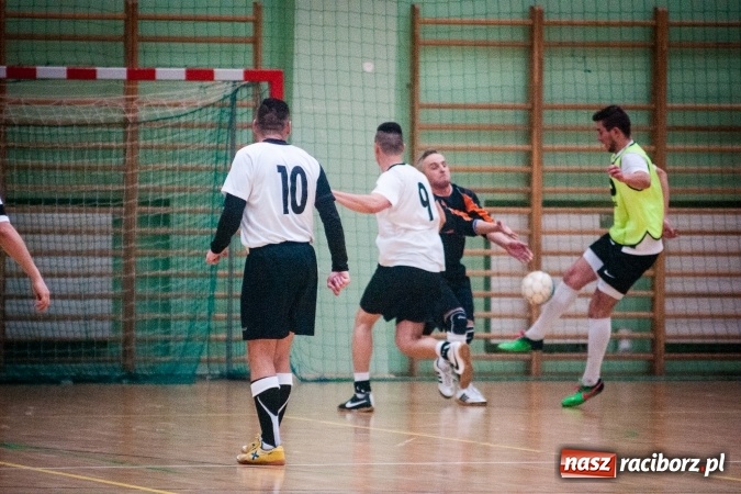 Zdjęcie w galerii na portalu naszraciborz.pl: Niedziela z HLPN. Emocji na parkiecie nie brakowało wiadomości z regionu