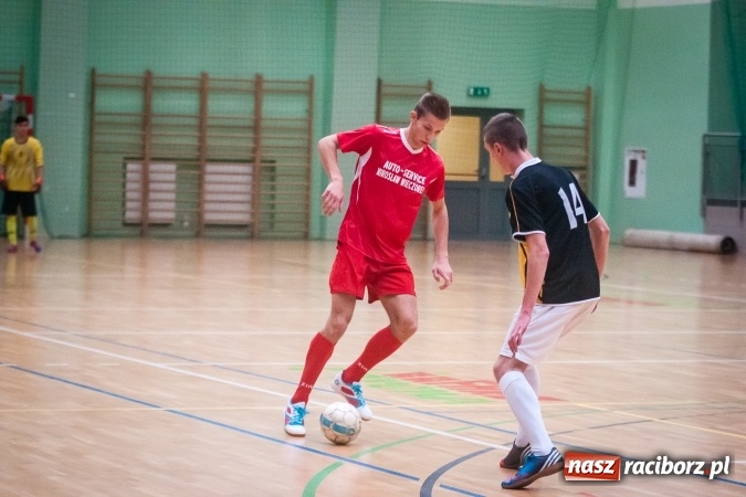 Zdjęcie w galerii na portalu naszraciborz.pl: Niedziela z HLPN. Emocji na parkiecie nie brakowało wiadomości z regionu