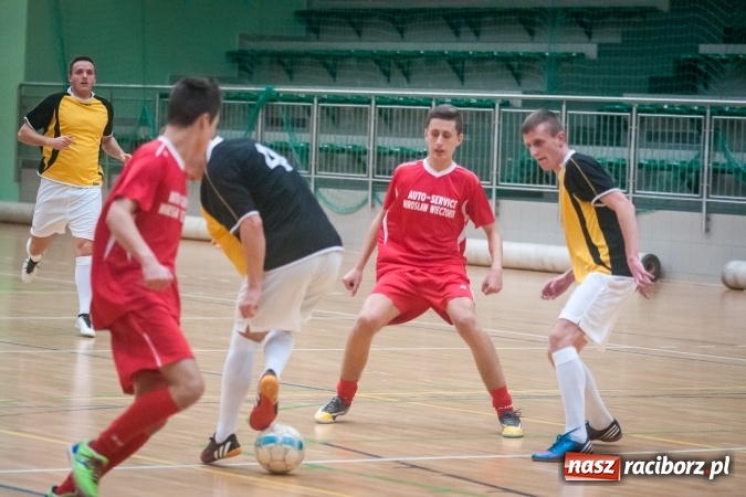 Zdjęcie w galerii na portalu naszraciborz.pl: Niedziela z HLPN. Emocji na parkiecie nie brakowało wiadomości z regionu