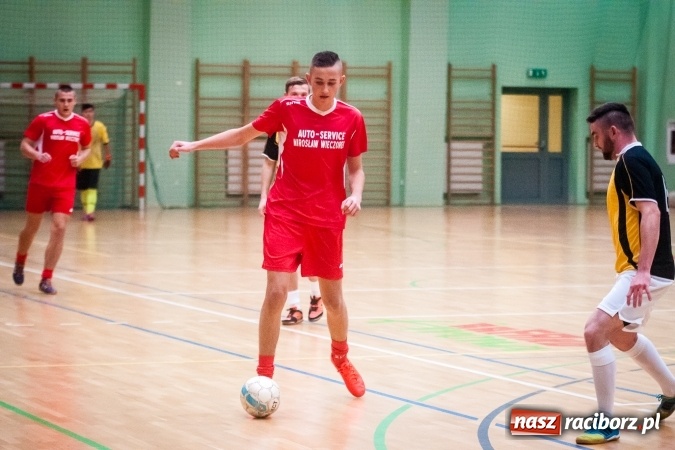 Zdjęcie w galerii na portalu naszraciborz.pl: Niedziela z HLPN. Emocji na parkiecie nie brakowało wiadomości z regionu