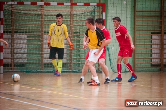 Zdjęcie w galerii na portalu naszraciborz.pl: Niedziela z HLPN. Emocji na parkiecie nie brakowało wiadomości z regionu