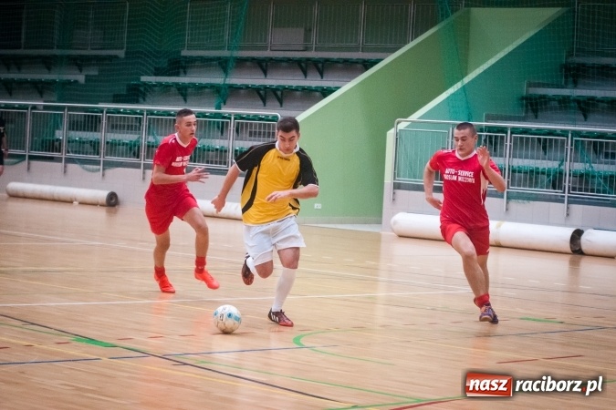 Zdjęcie w galerii na portalu naszraciborz.pl: Niedziela z HLPN. Emocji na parkiecie nie brakowało wiadomości z regionu