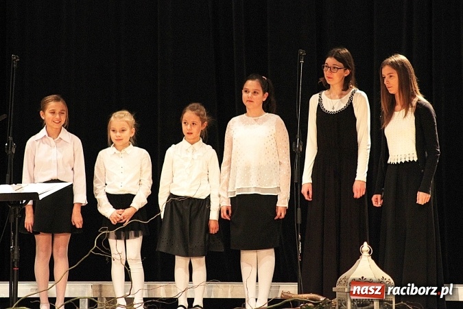 Zdjęcie w galerii na portalu naszraciborz.pl: Niedziela przy dźwiękach pieśni ch&oacute;ralnych do sł&oacute;w Josepha von Eichendorffa w Raciborskim Centrum Kultury wiadomości z regionu