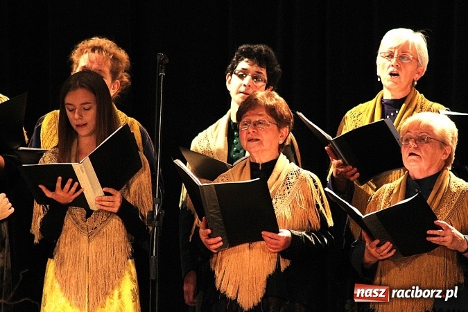 Zdjęcie w galerii na portalu naszraciborz.pl: Niedziela przy dźwiękach pieśni ch&oacute;ralnych do sł&oacute;w Josepha von Eichendorffa w Raciborskim Centrum Kultury wiadomości z regionu