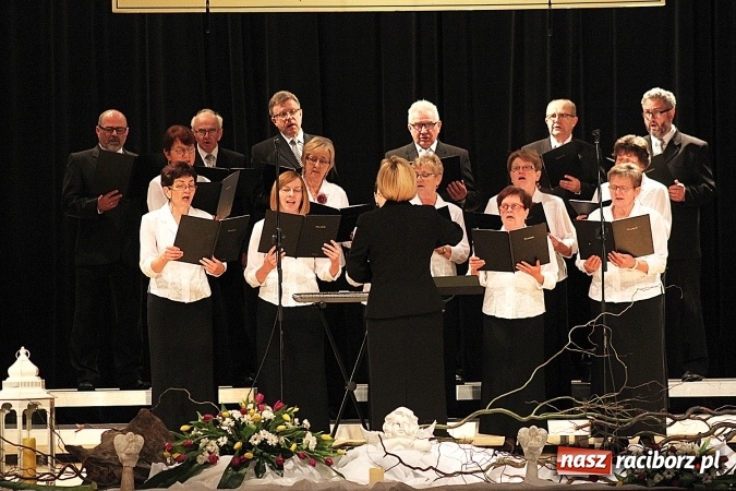 Zdjęcie w galerii na portalu naszraciborz.pl: Niedziela przy dźwiękach pieśni ch&oacute;ralnych do sł&oacute;w Josepha von Eichendorffa w Raciborskim Centrum Kultury wiadomości z regionu