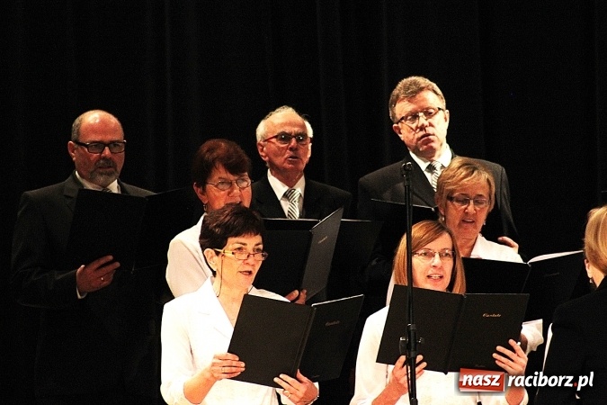 Zdjęcie w galerii na portalu naszraciborz.pl: Niedziela przy dźwiękach pieśni ch&oacute;ralnych do sł&oacute;w Josepha von Eichendorffa w Raciborskim Centrum Kultury wiadomości z regionu