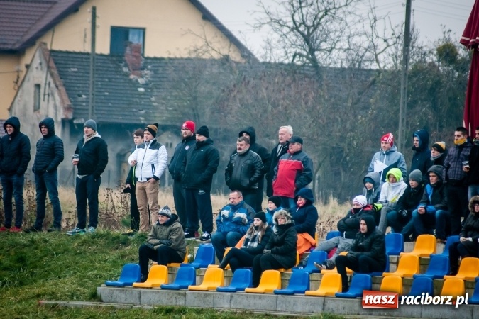 Zdjęcie w galerii na portalu naszraciborz.pl: A klasa: Mecz na szczycie dla Raszczyc wiadomości z regionu