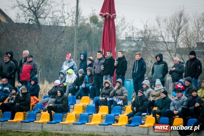 Zdjęcie w galerii na portalu naszraciborz.pl: A klasa: Mecz na szczycie dla Raszczyc wiadomości z regionu