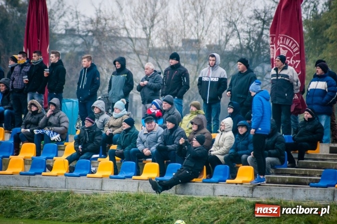 Zdjęcie w galerii na portalu naszraciborz.pl: A klasa: Mecz na szczycie dla Raszczyc wiadomości z regionu