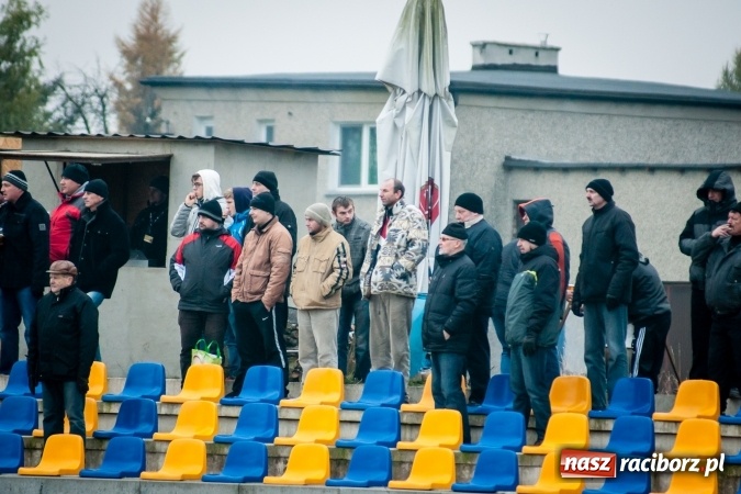 Zdjęcie w galerii na portalu naszraciborz.pl: A klasa: Mecz na szczycie dla Raszczyc wiadomości z regionu