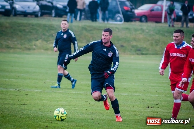 Zdjęcie w galerii na portalu naszraciborz.pl: A klasa: Mecz na szczycie dla Raszczyc wiadomości z regionu