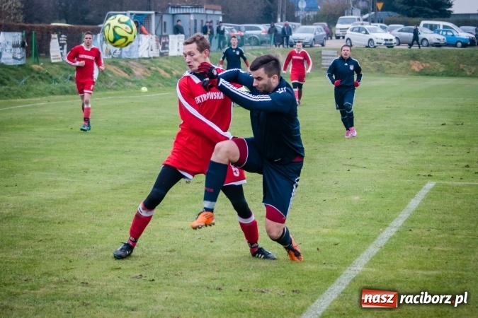 Zdjęcie w galerii na portalu naszraciborz.pl: A klasa: Mecz na szczycie dla Raszczyc wiadomości z regionu