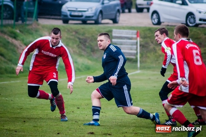Zdjęcie w galerii na portalu naszraciborz.pl: A klasa: Mecz na szczycie dla Raszczyc wiadomości z regionu