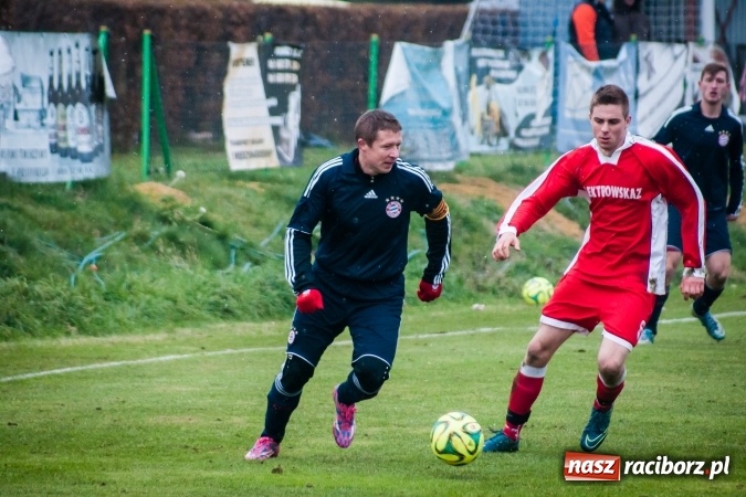 Zdjęcie w galerii na portalu naszraciborz.pl: A klasa: Mecz na szczycie dla Raszczyc wiadomości z regionu