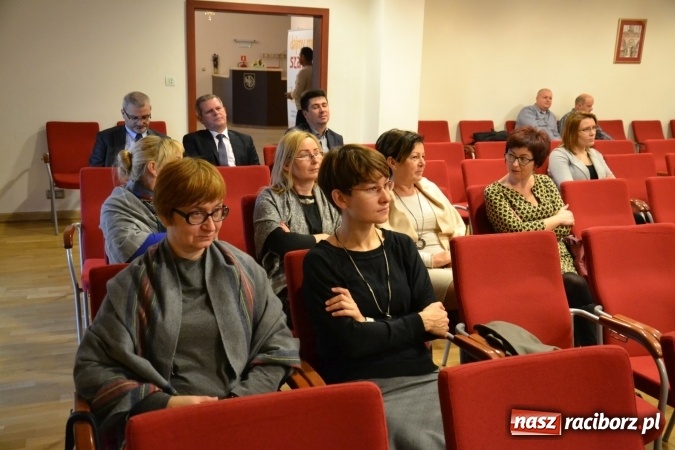 Zdjęcie w galerii na portalu naszraciborz.pl: Światowy Tydzień Przedsiębiorczości ruszył na Zamku Piastowskim  wiadomości z regionu