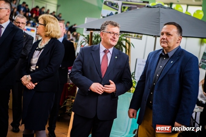 Zdjęcie w galerii na portalu naszraciborz.pl: Śląska Kurator Oświaty w Raciborzu - Urszula Bauer odwiedziła Festiwal Perspektyw wiadomości z regionu