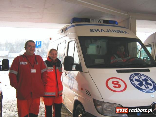 Zdjęcie w galerii na portalu naszraciborz.pl: Raciborscy ratownicy dostali mercedesa wiadomości z regionu
