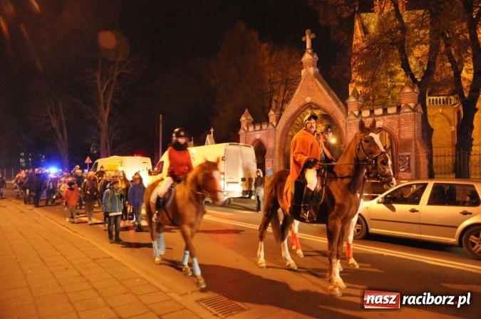 Zdjęcie w galerii na portalu naszraciborz.pl: Od świętego Jana do szkoły, czyli pochód św. Marcina na Ostrogu  wiadomości z regionu