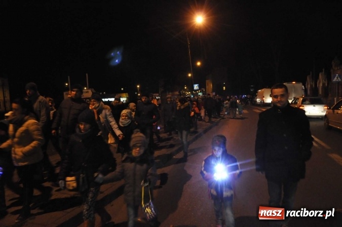 Zdjęcie w galerii na portalu naszraciborz.pl: Od świętego Jana do szkoły, czyli pochód św. Marcina na Ostrogu  wiadomości z regionu