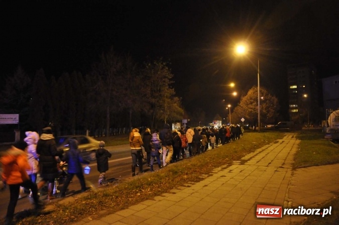 Zdjęcie w galerii na portalu naszraciborz.pl: Od świętego Jana do szkoły, czyli pochód św. Marcina na Ostrogu  wiadomości z regionu