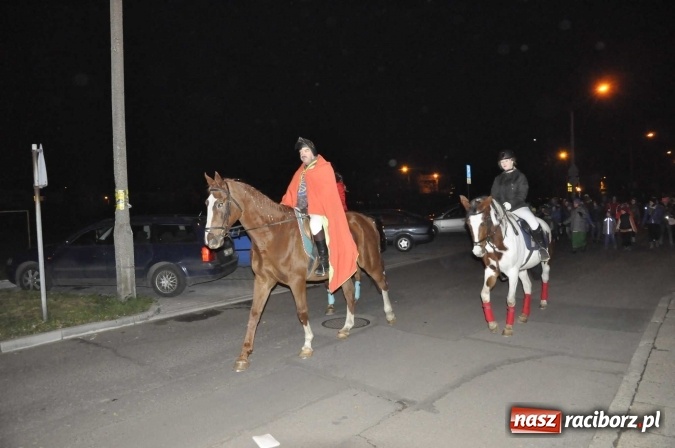 Zdjęcie w galerii na portalu naszraciborz.pl: Od świętego Jana do szkoły, czyli pochód św. Marcina na Ostrogu  wiadomości z regionu