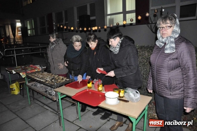 Zdjęcie w galerii na portalu naszraciborz.pl: Od świętego Jana do szkoły, czyli pochód św. Marcina na Ostrogu  wiadomości z regionu