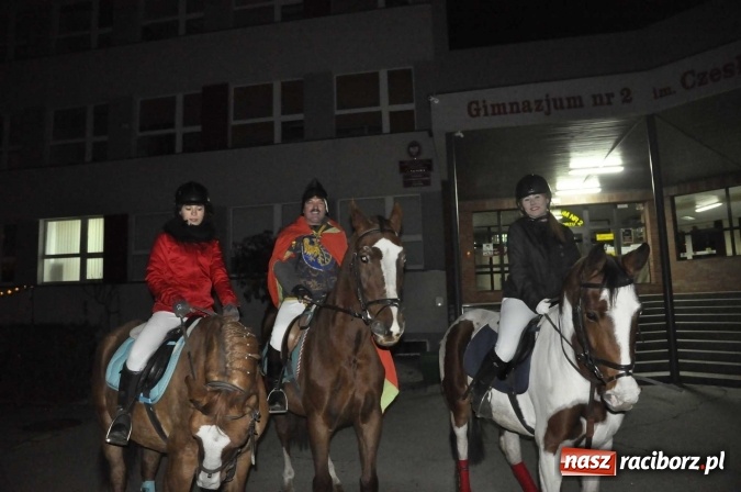 Zdjęcie w galerii na portalu naszraciborz.pl: Od świętego Jana do szkoły, czyli pochód św. Marcina na Ostrogu  wiadomości z regionu