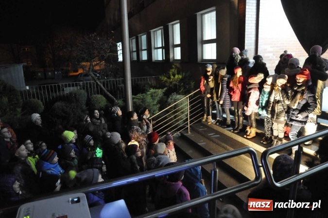 Zdjęcie w galerii na portalu naszraciborz.pl: Od świętego Jana do szkoły, czyli pochód św. Marcina na Ostrogu  wiadomości z regionu