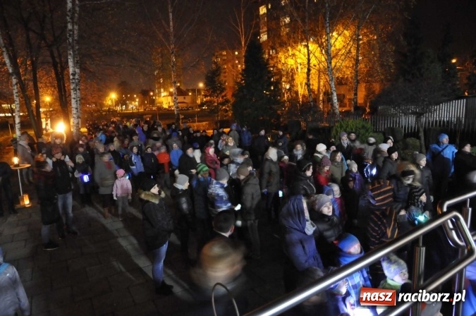 Zdjęcie w galerii na portalu naszraciborz.pl: Od świętego Jana do szkoły, czyli pochód św. Marcina na Ostrogu  wiadomości z regionu
