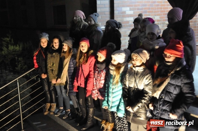 Zdjęcie w galerii na portalu naszraciborz.pl: Od świętego Jana do szkoły, czyli pochód św. Marcina na Ostrogu  wiadomości z regionu