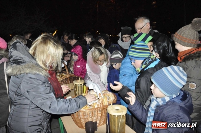 Zdjęcie w galerii na portalu naszraciborz.pl: Od świętego Jana do szkoły, czyli pochód św. Marcina na Ostrogu  wiadomości z regionu