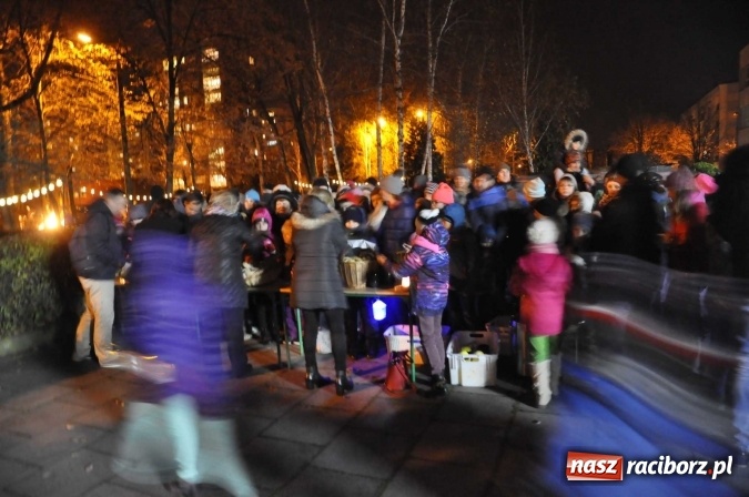 Zdjęcie w galerii na portalu naszraciborz.pl: Od świętego Jana do szkoły, czyli pochód św. Marcina na Ostrogu  wiadomości z regionu