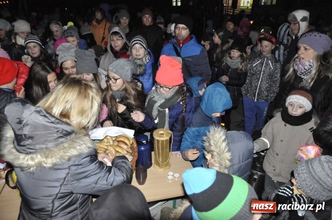 Zdjęcie w galerii na portalu naszraciborz.pl: Od świętego Jana do szkoły, czyli pochód św. Marcina na Ostrogu  wiadomości z regionu