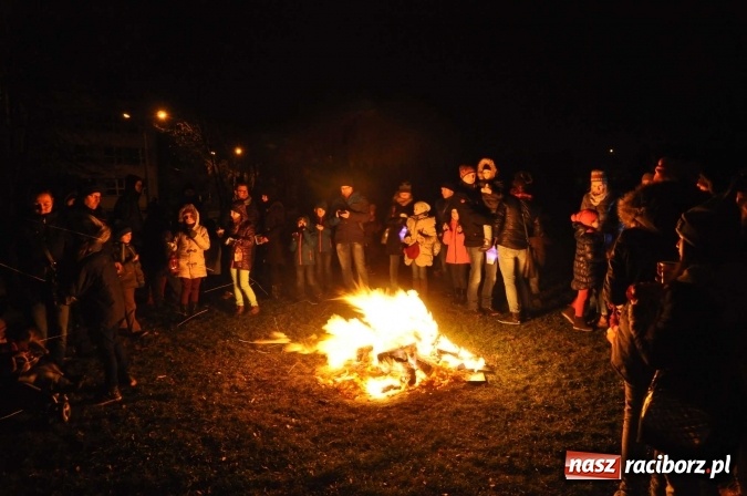 Zdjęcie w galerii na portalu naszraciborz.pl: Od świętego Jana do szkoły, czyli pochód św. Marcina na Ostrogu  wiadomości z regionu