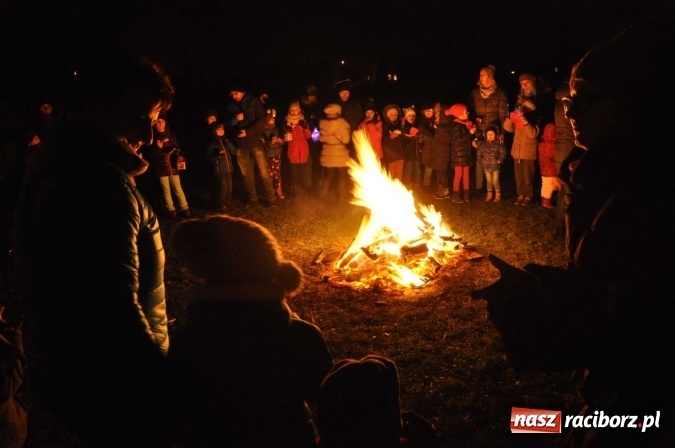 Zdjęcie w galerii na portalu naszraciborz.pl: Od świętego Jana do szkoły, czyli pochód św. Marcina na Ostrogu  wiadomości z regionu