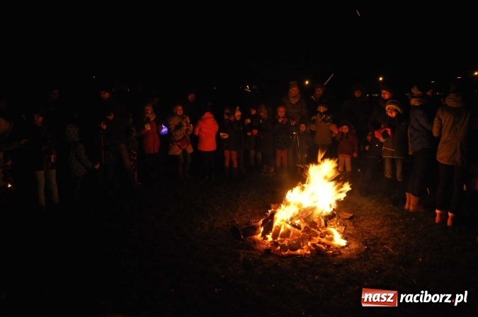 Zdjęcie w galerii na portalu naszraciborz.pl: Od świętego Jana do szkoły, czyli pochód św. Marcina na Ostrogu  wiadomości z regionu
