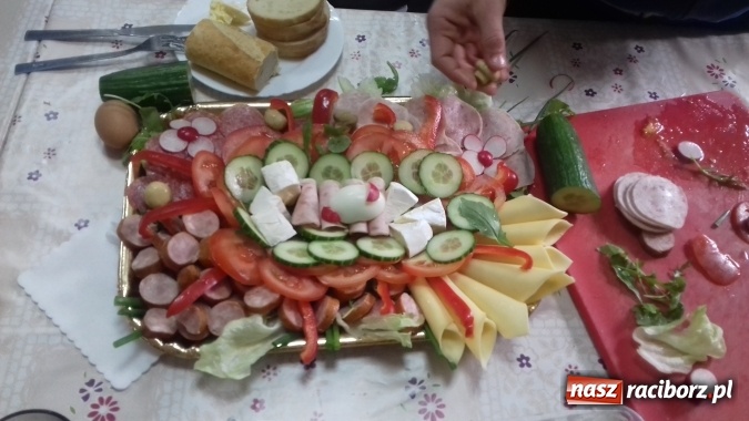 Zdjęcie w galerii na portalu naszraciborz.pl: Europejski Dzień Zdrowego Jedzenia i Gotowania w Młodzieżowym Ośrodku Wychowawczym w Rudach  wiadomości z regionu