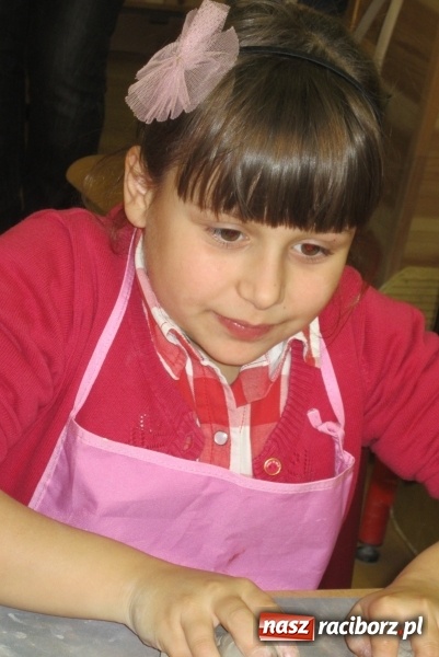 Zdjęcie w galerii na portalu naszraciborz.pl: Uczniowie Szkoły Podstawowej nr 13 na warsztatach ceramicznych w Ostrawie wiadomości z regionu