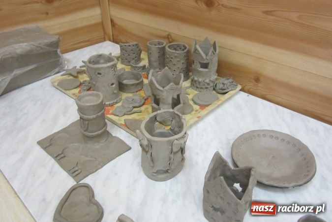 Zdjęcie w galerii na portalu naszraciborz.pl: Uczniowie Szkoły Podstawowej nr 13 na warsztatach ceramicznych w Ostrawie wiadomości z regionu