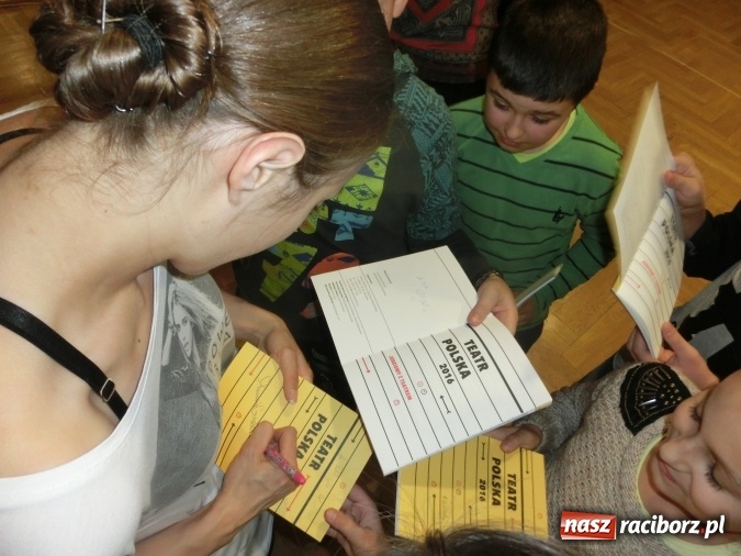 Zdjęcie w galerii na portalu naszraciborz.pl: Uczniowie SP 1 brali udział w warsztatach pantomimicznych wiadomości z regionu