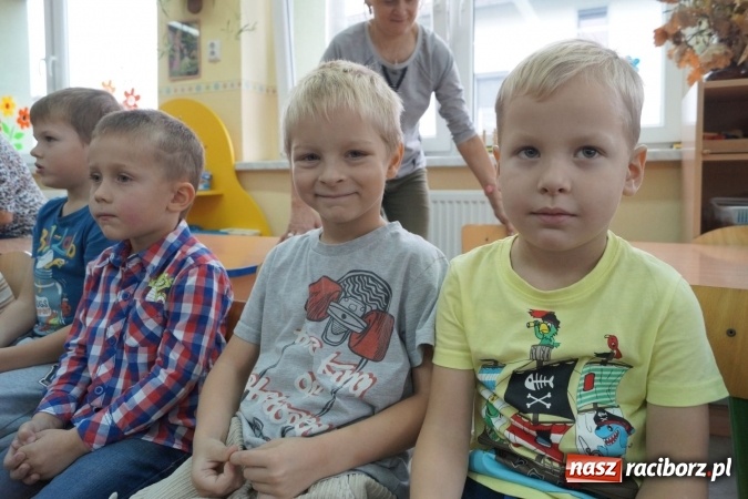 Zdjęcie w galerii na portalu naszraciborz.pl: Teraz każdy chce być żużlowcem! Wyjątkowi goście Przedszkola w Łęgu wiadomości z regionu