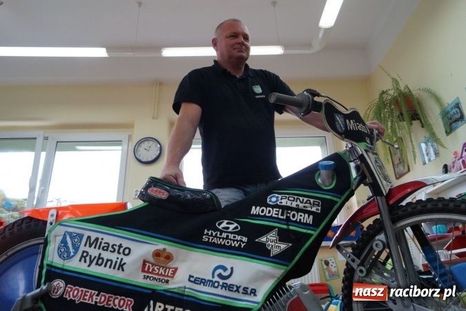 Zdjęcie w galerii na portalu naszraciborz.pl: Teraz każdy chce być żużlowcem! Wyjątkowi goście Przedszkola w Łęgu wiadomości z regionu